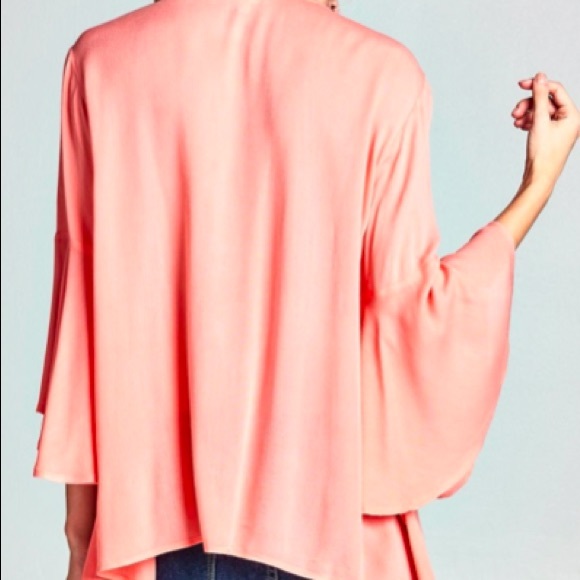 Coral bell sleeve top - Picture 3 of 3